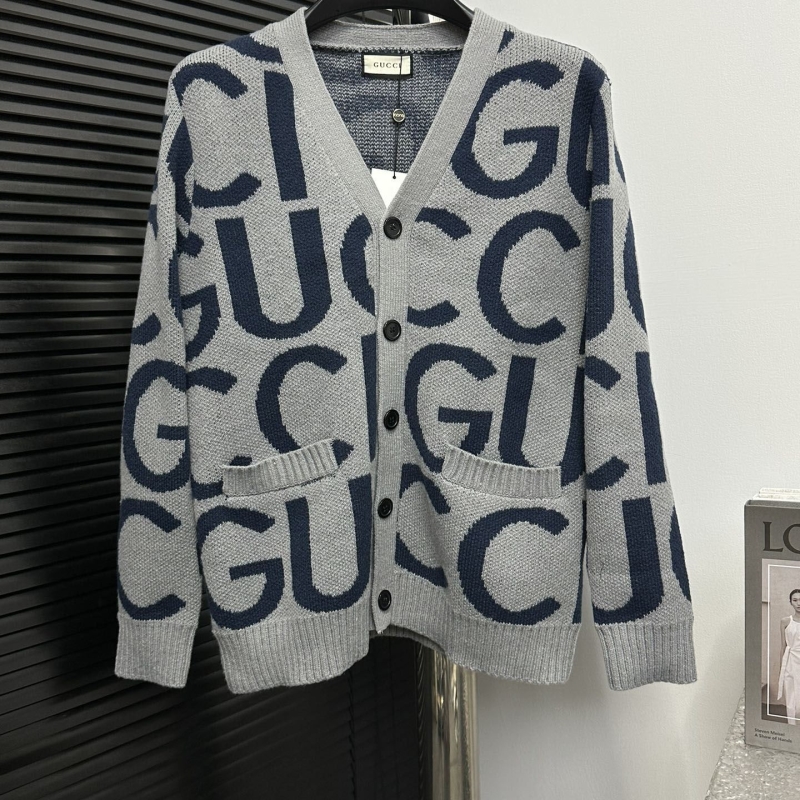 G*u*i coats